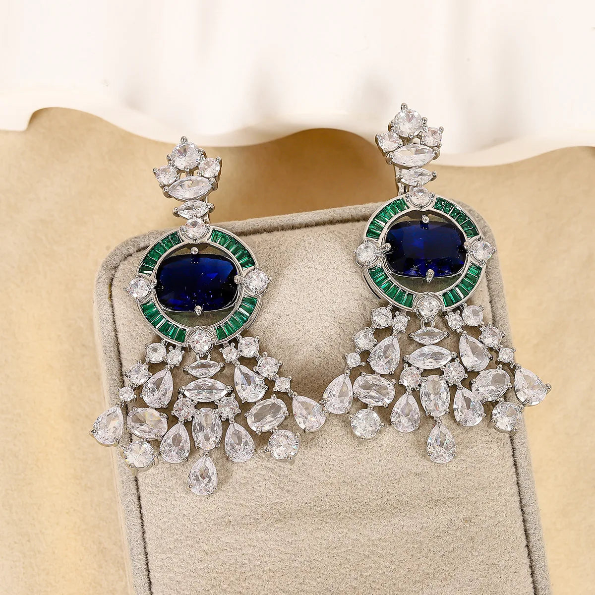 Vintage Emerald Green Zirconia Geometric Necklace & Earrings Set — Rhodium Plated