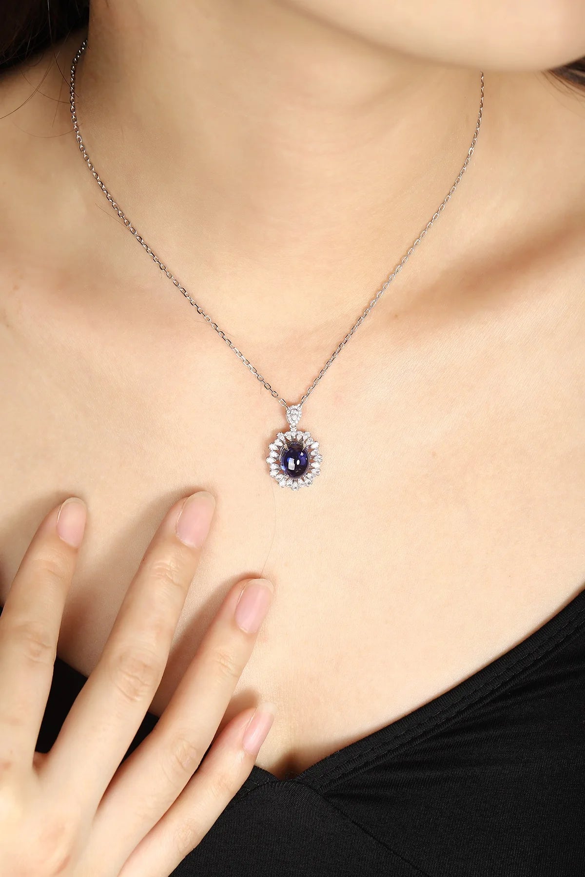 Gemfiori Anster 925 Sterling Silver High-quality Cultivated Sapphire Necklace - Suitable for Parties or As a Gift