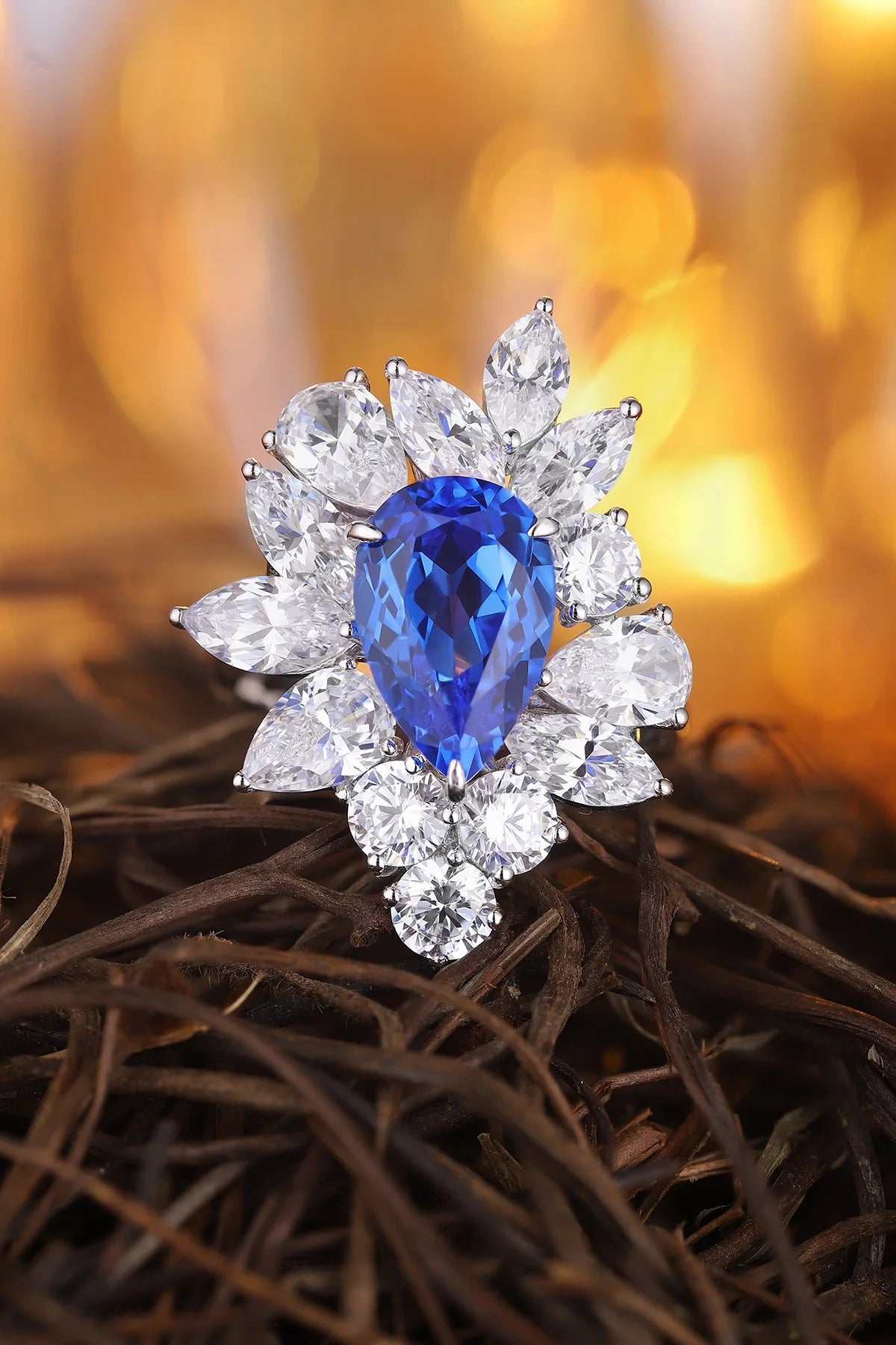 Gemfiori S925 Silver Cultivated Cobalt Spinel Ring Main Stone: 4.3CT Side Stones:9.16CT Weight: 7.37g