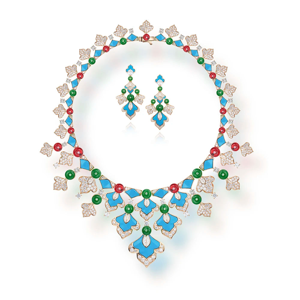 Hot Selling Products 2023 Luxury  Blue Leaf-Shaped Banquet Chain Exaggerated Women's Evening Wear Accessories Wit