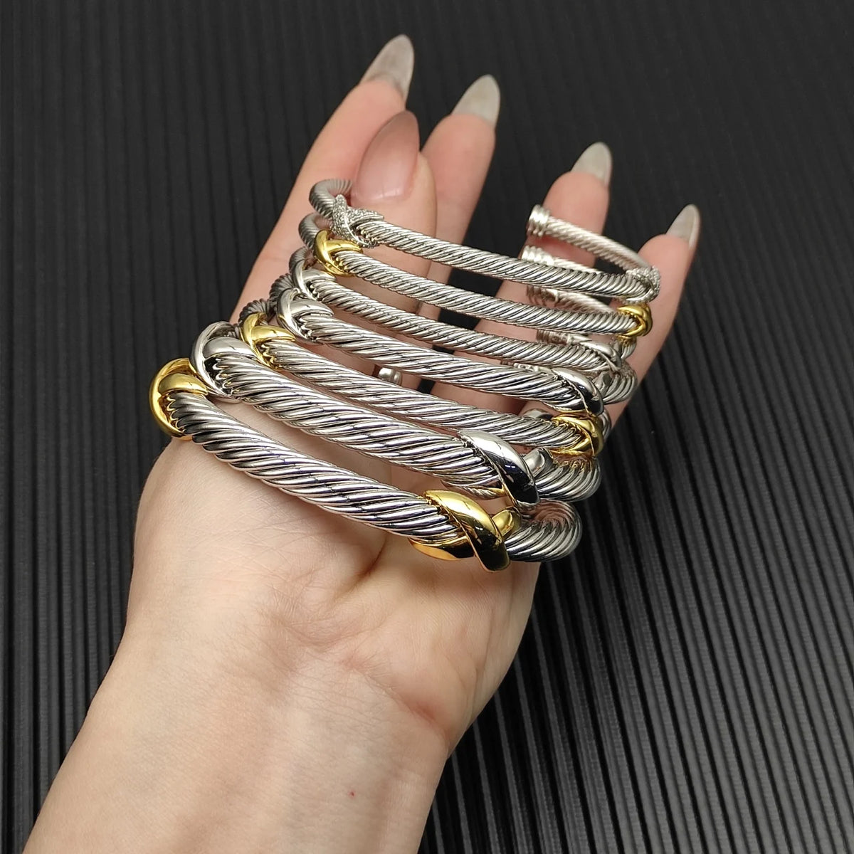 FASHIONISTA DY High-Quality Silver X Bracelet, Luxurious Unisex Gold XX Classic Bracelet, Jewelry