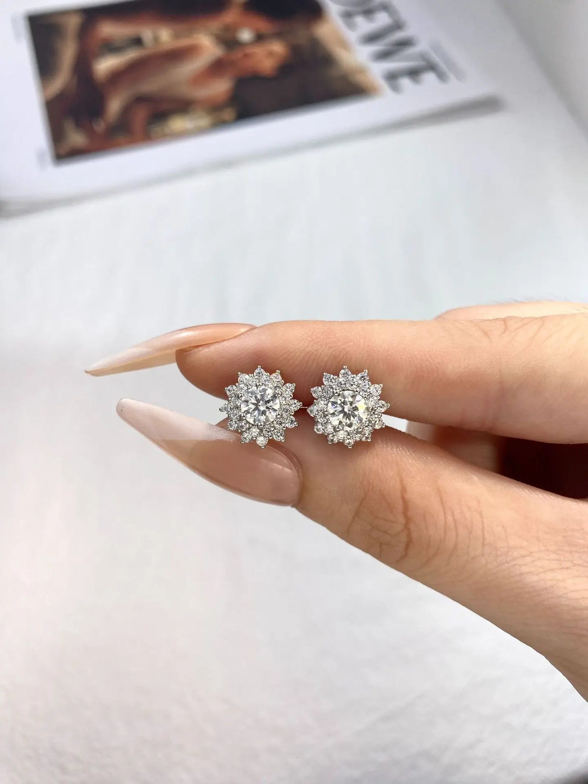 ArtistA Moissanite Jewelry Stud Earrings Classic Heart Vvs2 Moissanite GRA Certificate 925 Earrings Silver Jewelry for Women