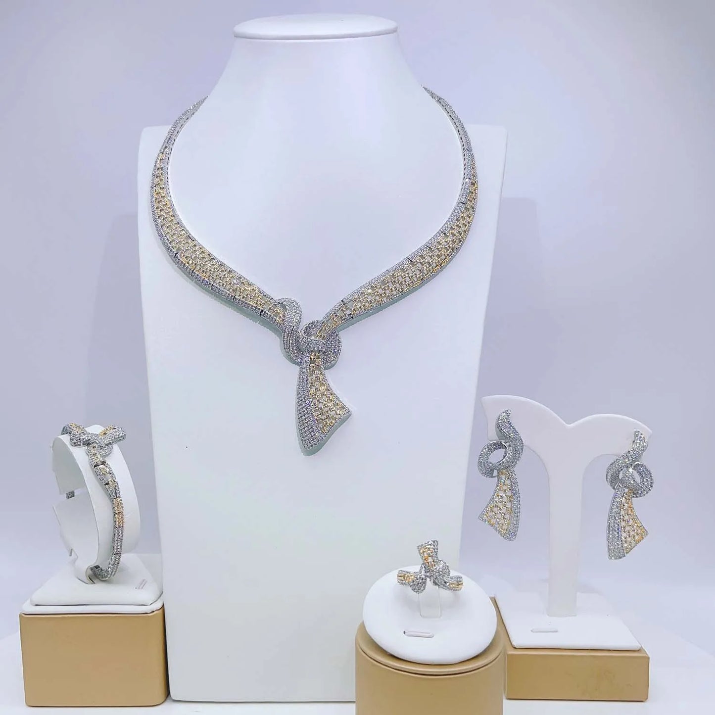 Zhuerrui American 18K Gold Brass Jewelry Set Simple Silver Necklace Jewelry Sets Fashionable Costume Accessories HZ23200138