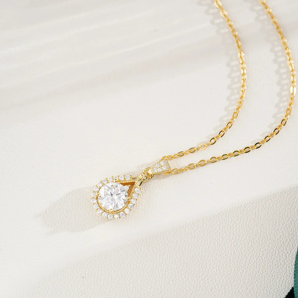 ArtistA High Quality S925 Sterling Silver 18k Gold Plated Round Jewelry Set Vintage VVS1 GRA Moissanite Pendant Necklace Earrings Set