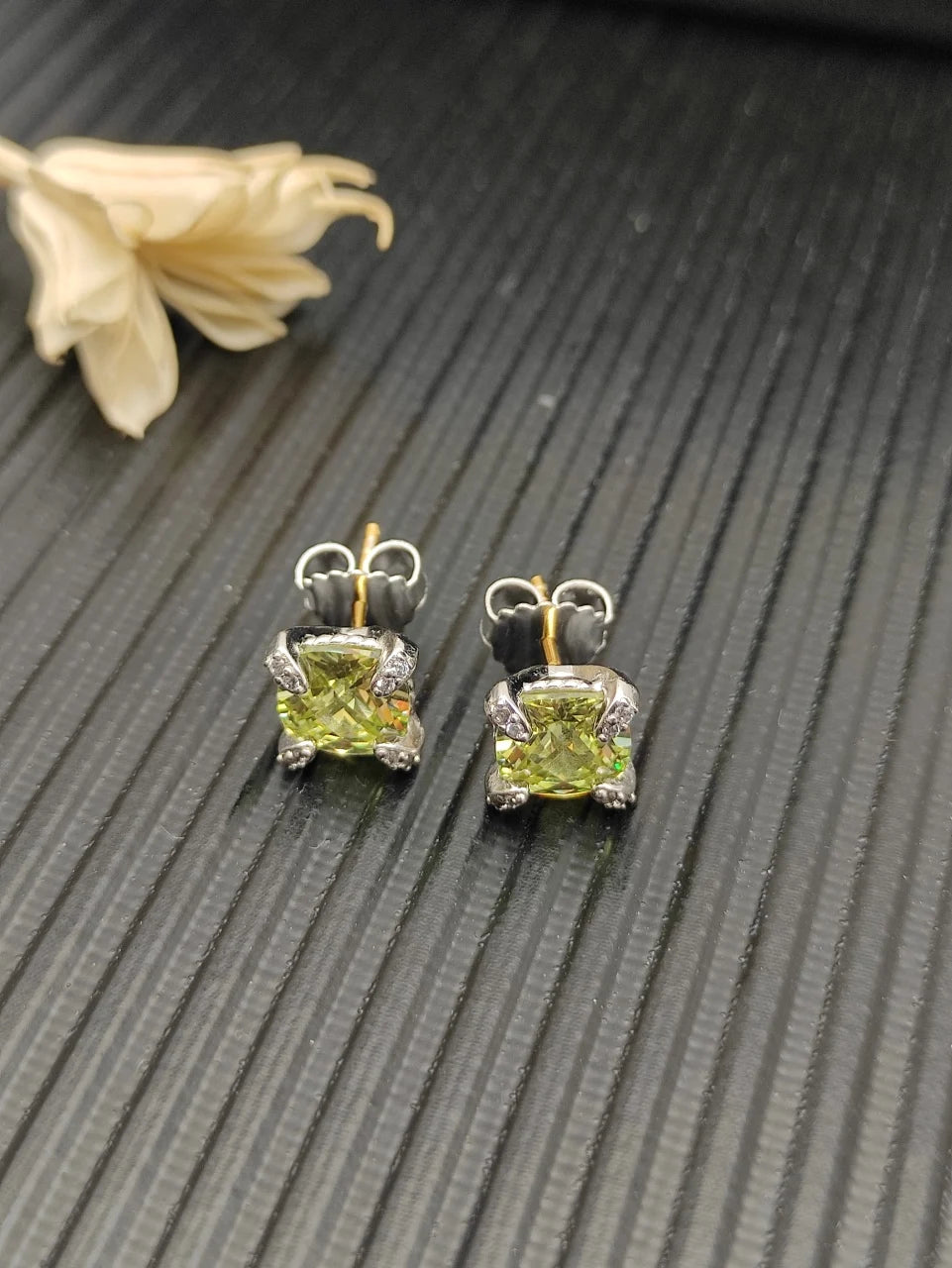 Gemfiori DY High-Quality Silver-Plated 8mm Four-Prong Diamond Earrings. Gold-Plated 8mm Colored Gemstone Earrings. Jewelry.