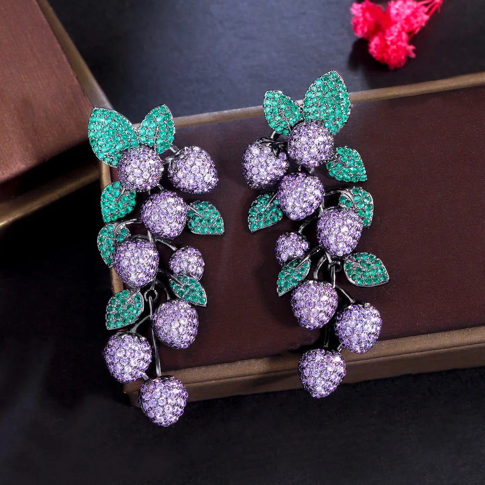 Luxury Full Diamond Heavy Bride Earrings Pave Cubic Zircon Crystal Green Leaf Purple Grape Cluster Dangle Long Earrings Women