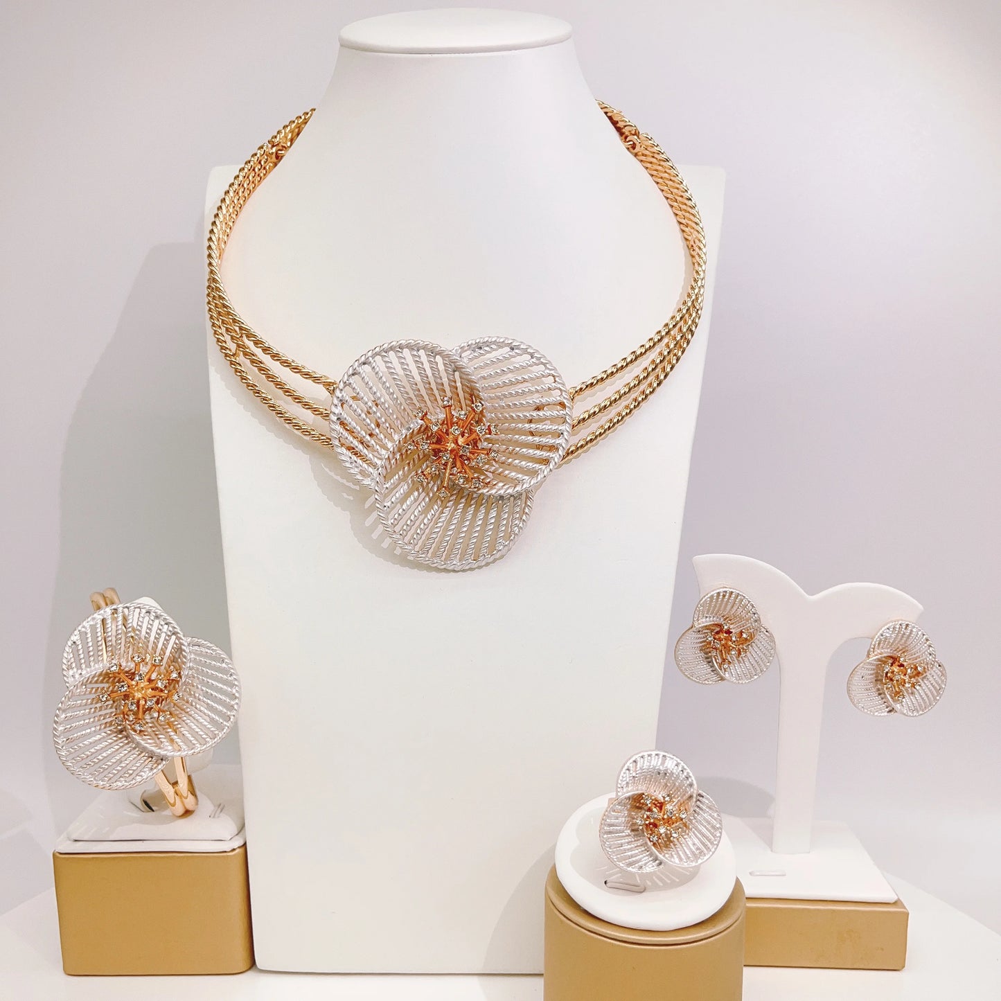 Zhuerrui  Electroplated Jewelry Women's Jewelry Set Latest Bracelet Necklace Jewelry Sets High Quality Exquisite Gifts HA20049