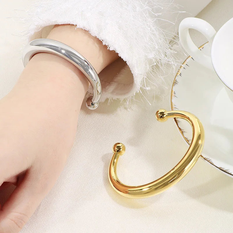 FASHIONISTA Trendy 18K Gold-Plated Hollow Smooth C-Shape Stainless Steel Bracelet Fashionable Open Bangles Jewelry