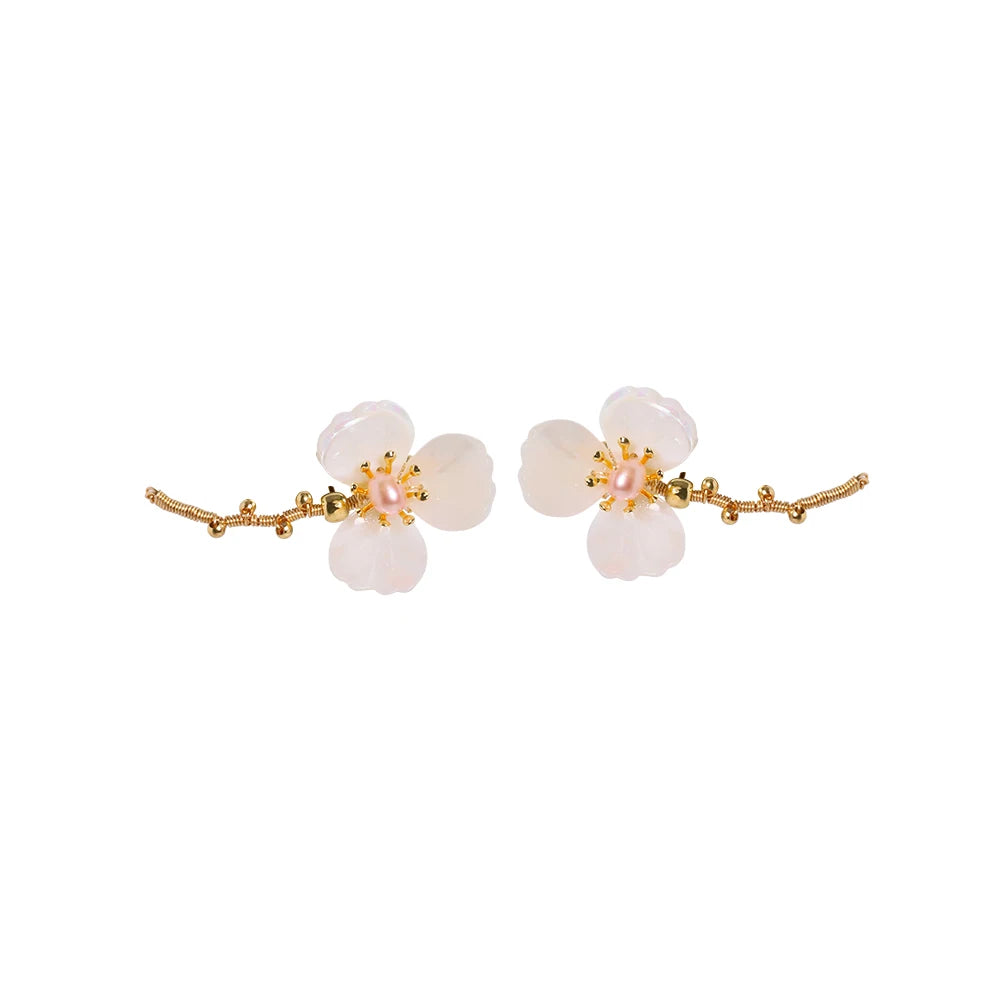 Natural Freshwater Pearl Fritillaria Flower Earrings Korean Style Women Luxury Jewelry Fashion Ladies and Girls Gift  GE1519