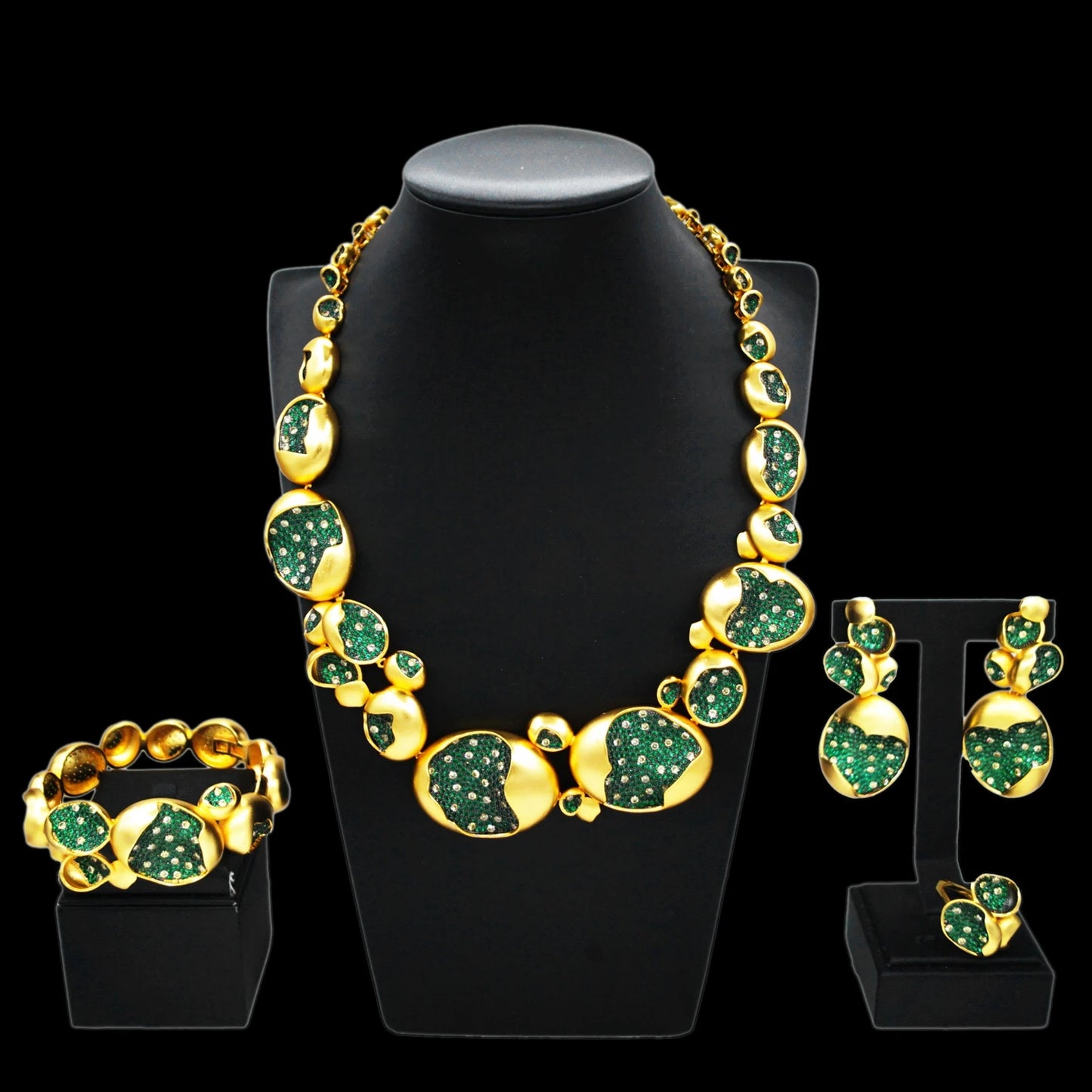 Zhuerrui Hot Selling 24K Gold Jewelry Set Exquisite Green Diamond Beads Jewelry Sets Favors Women's Costume Pendant HZ23087236