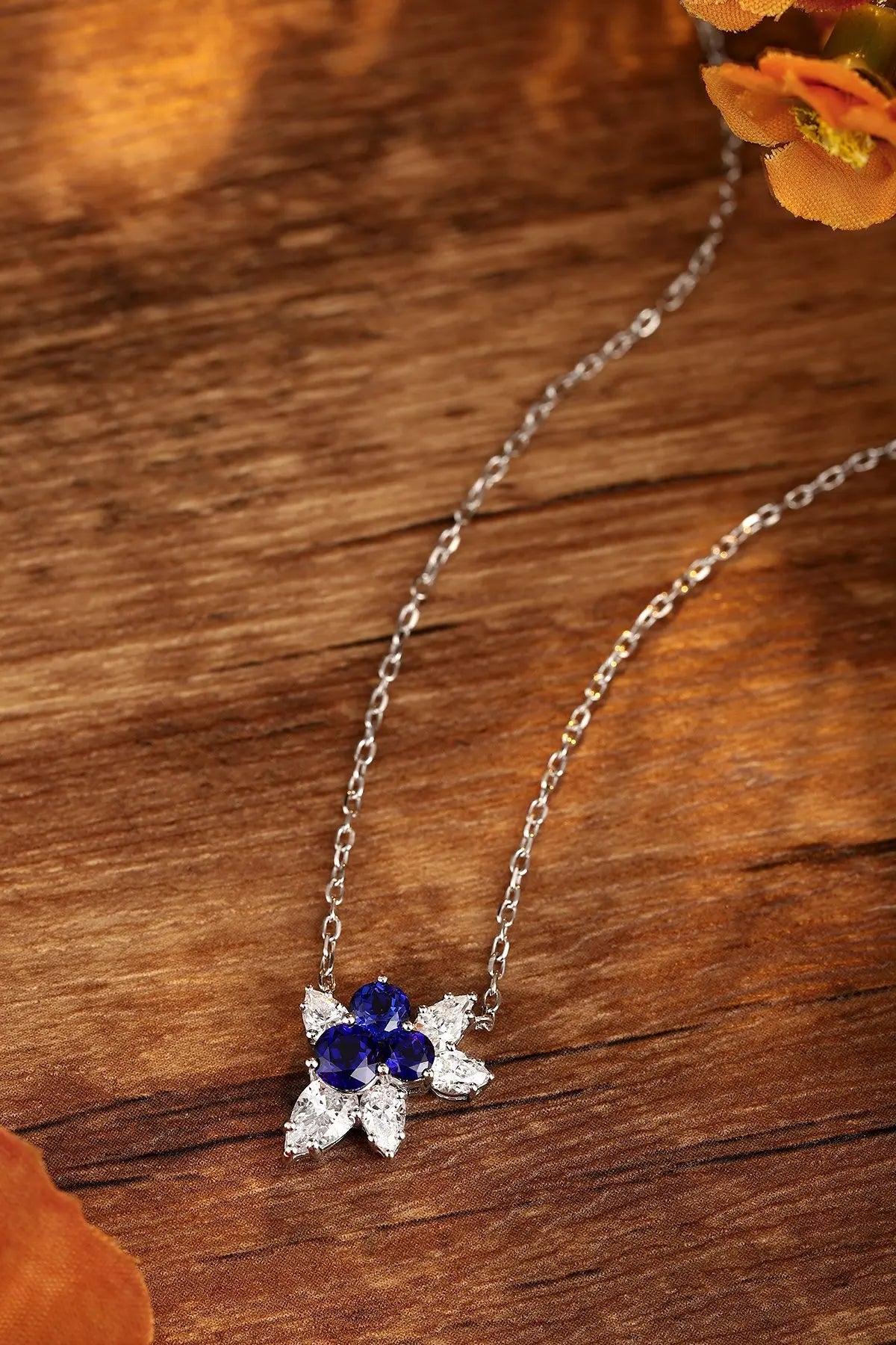 Gemfiori Anster 925 Sterling Silver High-quality Cultivated Sapphire Necklace - Suitable for Parties or As a Gift