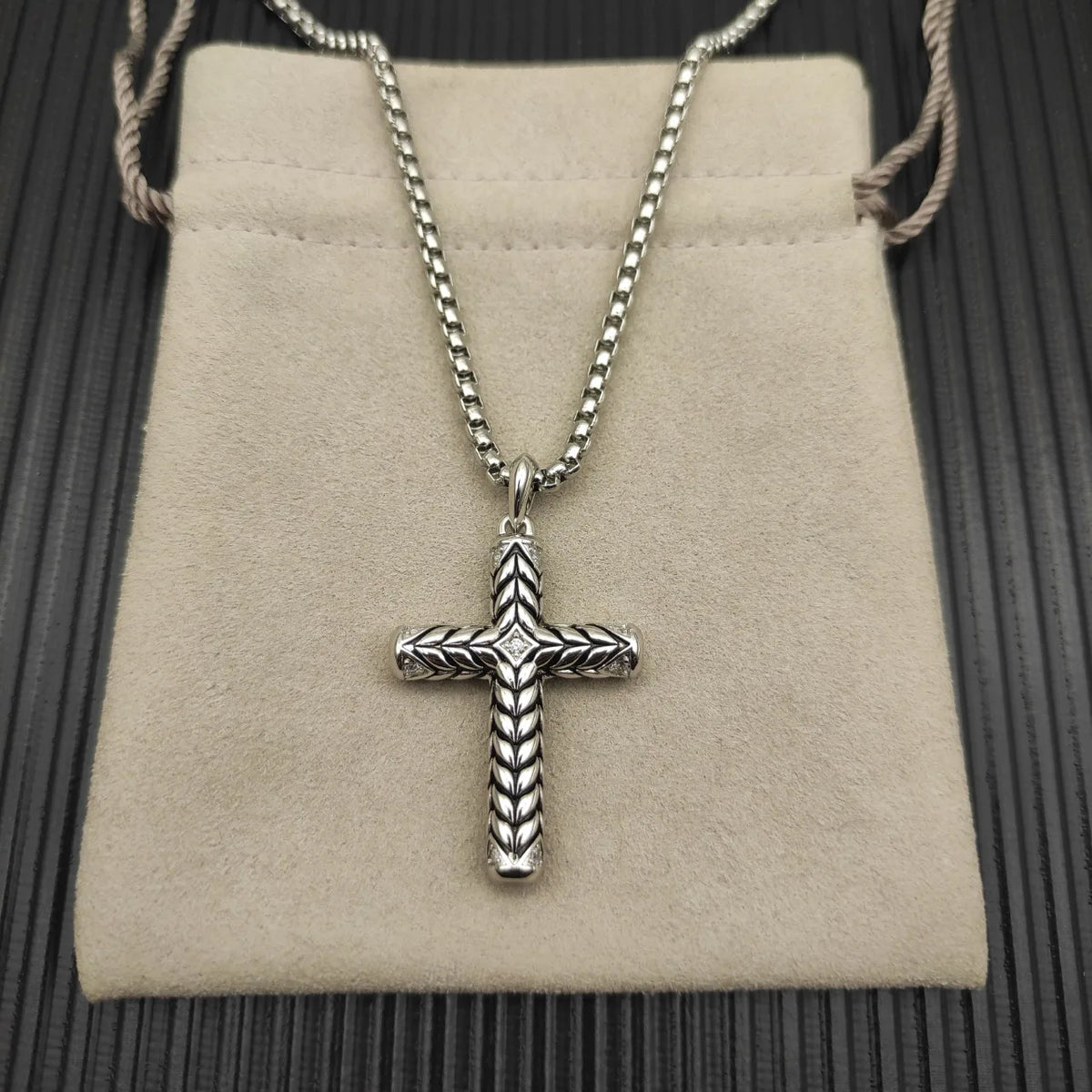 FASHIONISTA DY High-Quality Silver-Plated Cross Diamond Necklace. Gold-Plated Cross Diamond Necklace. Jewelry .