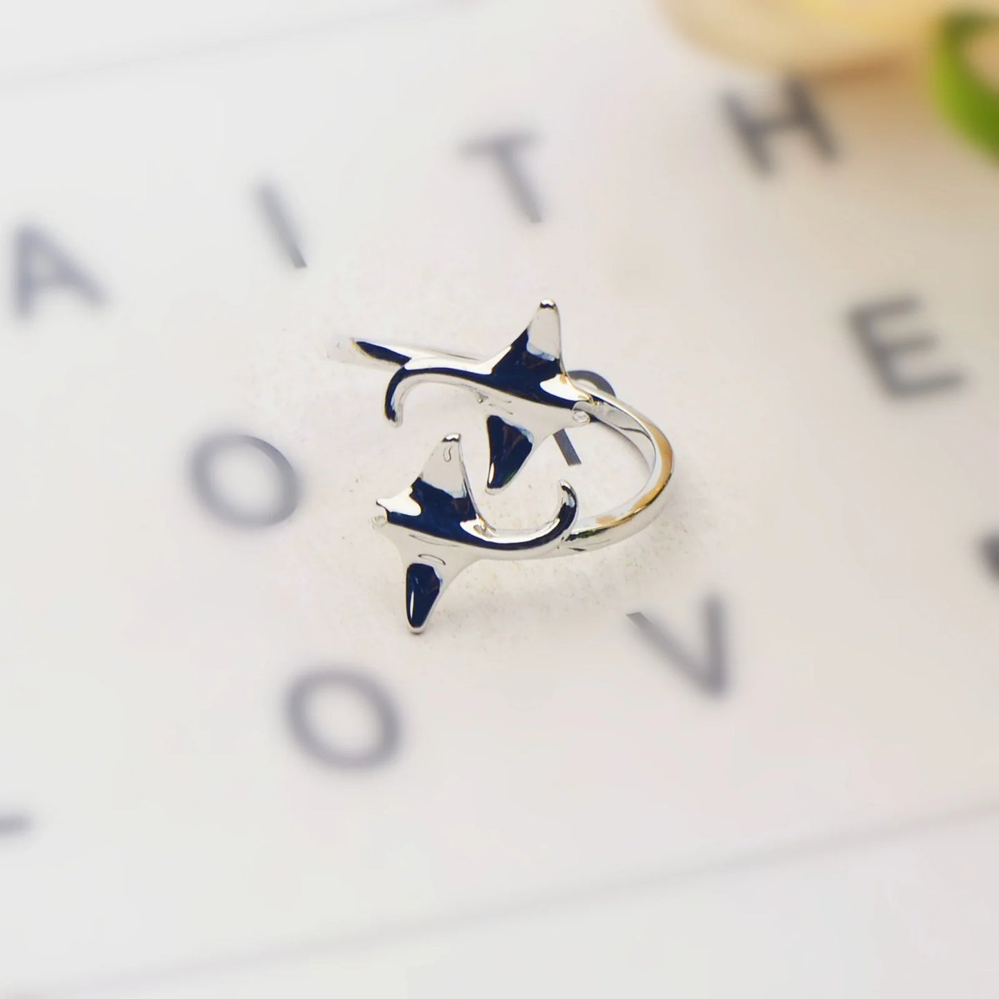 Batfish Twisted Ring | Iridescent Gem Inlay Band | Nature-Inspired Fashion Jewelry for Women Trendy Wear