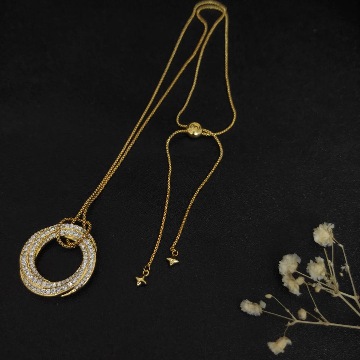 FASHIONISTA DY High-Quality Silver-Plated Diamond-Set 30mm Round Necklace, Gold-Plated Round Necklace. Jewelry .