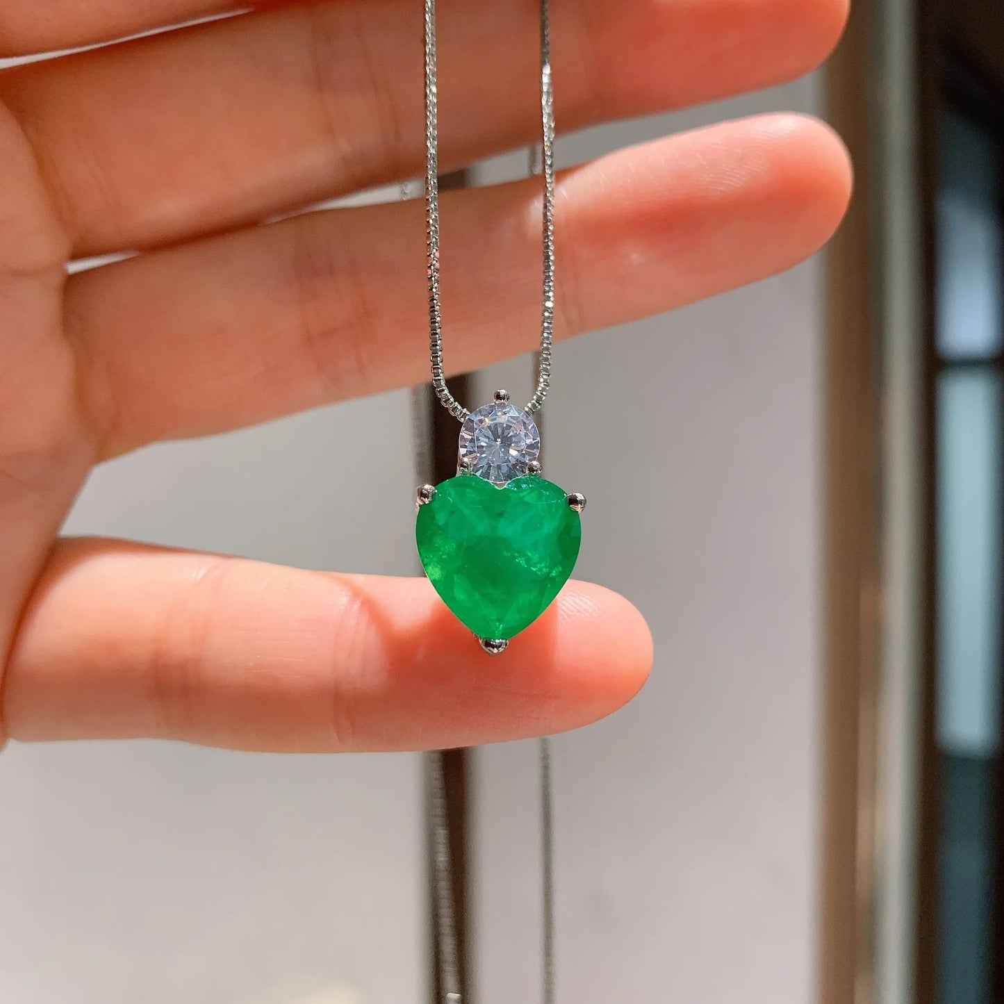 Fashion Eco-friendly Copper Necklace Earrings Set Emerald Green Heart Cut Cubic Zirconia Elegant Bridesmaid Brass Jewelry Sets