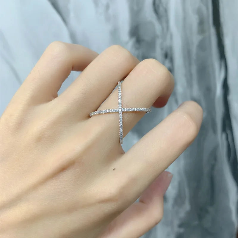 SILVERELLI Circular Interlocking Zircon Ring | 925 Sterling Silver | Platinum Plated