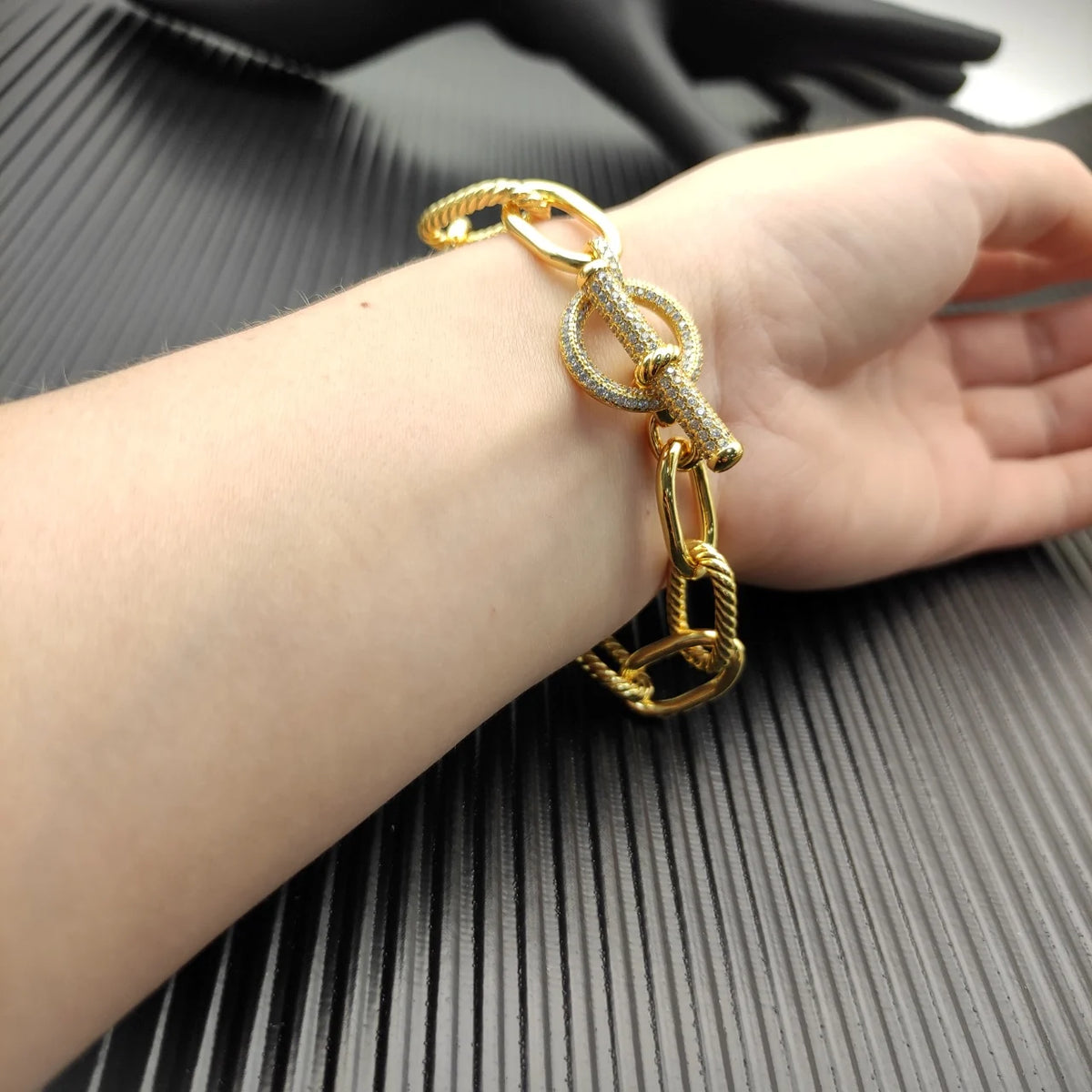 FASHIONISTA DY High-Quality Silver-Plated Diamond-Embedded Bracelets, Gold-Plated Diamond-Embedded Bracelets, Jewelry