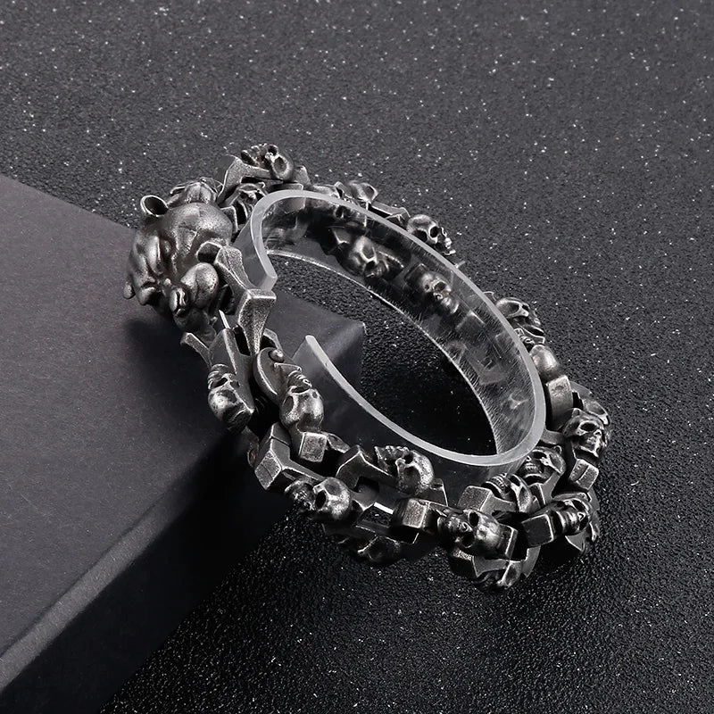 VIKING Mens Skull Pattern Link Bracelet with Bulldog Clasp – Oxidised Black