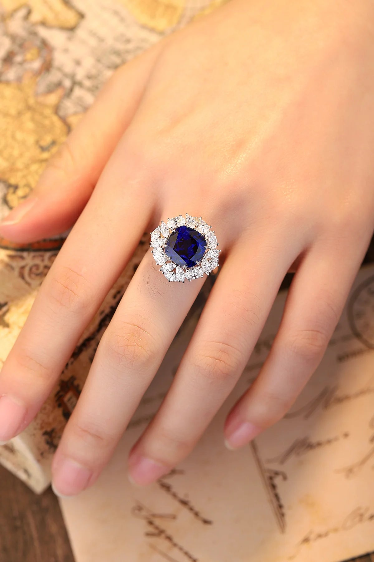 Gemfiori S925 Silver Ring Paraiba 8 * 8 Personalized Design Elegant and Simple Temperament Fashion Versatile Ring Jewelry for Women