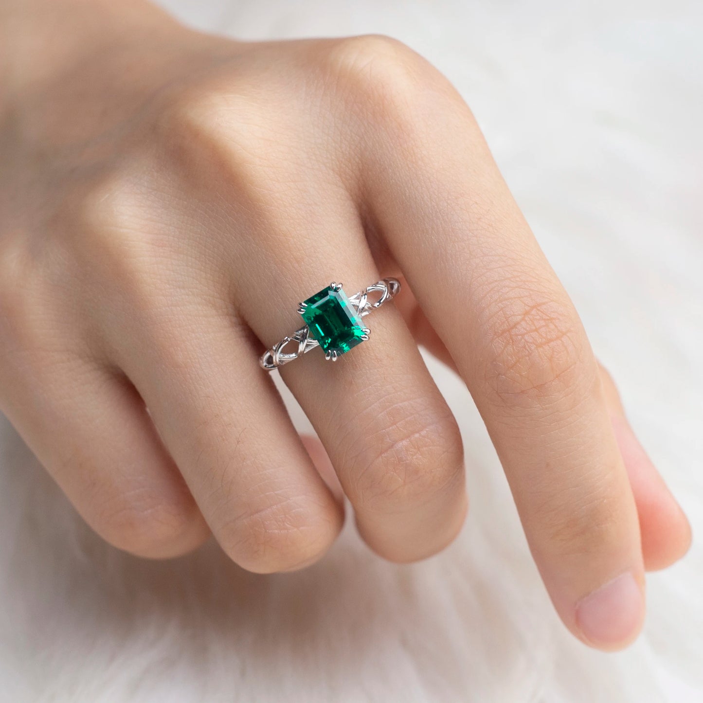 MSR-1216 925 Sliver Custom Women Jewelry 6*8 mm Lab Emerald Stone Ring
