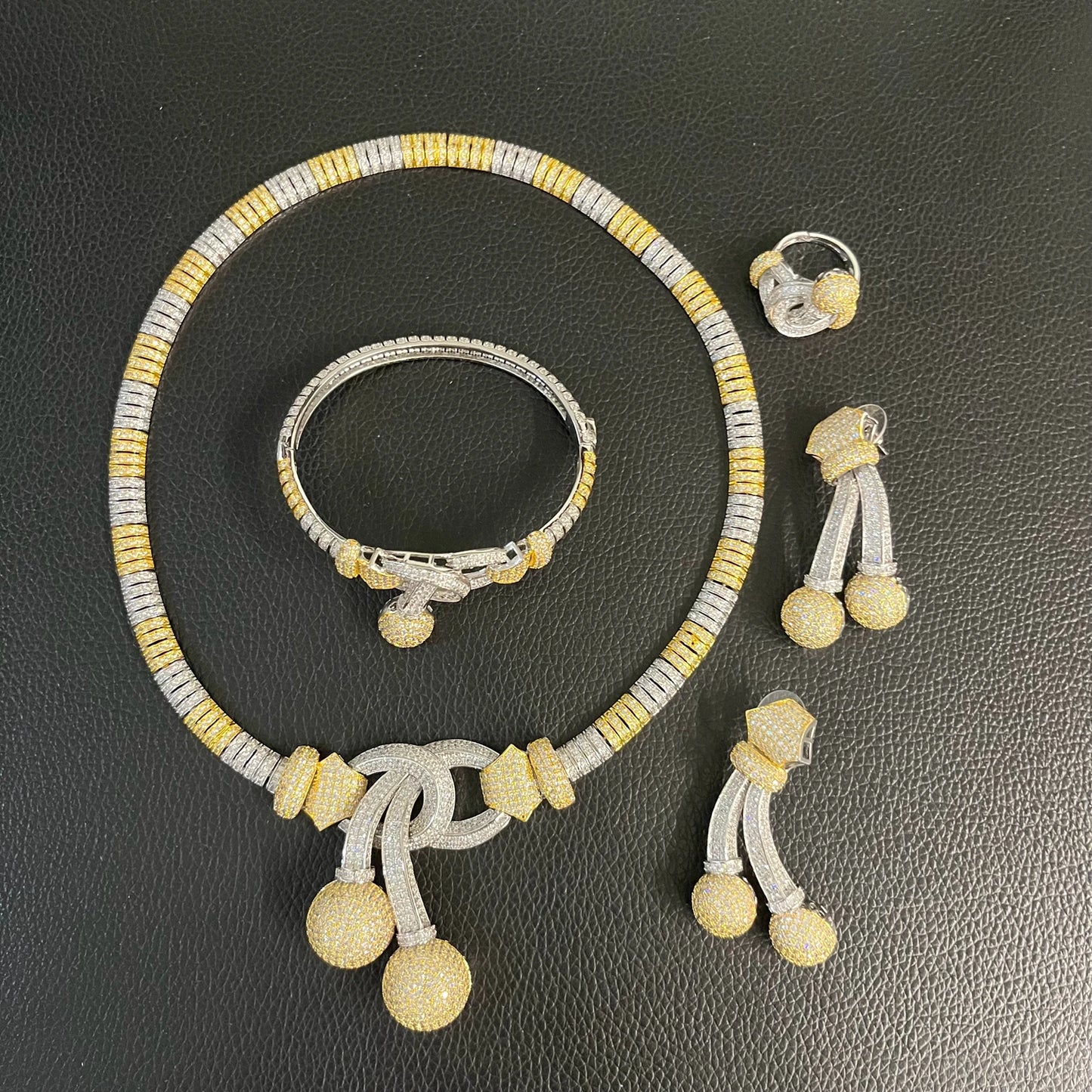 Zhuerrui Luxury American Diamond Jewelry Set for Women 5A Zirconia Gold Plated Copper No Tarnish Wedding Banquet Gift HZ25009220