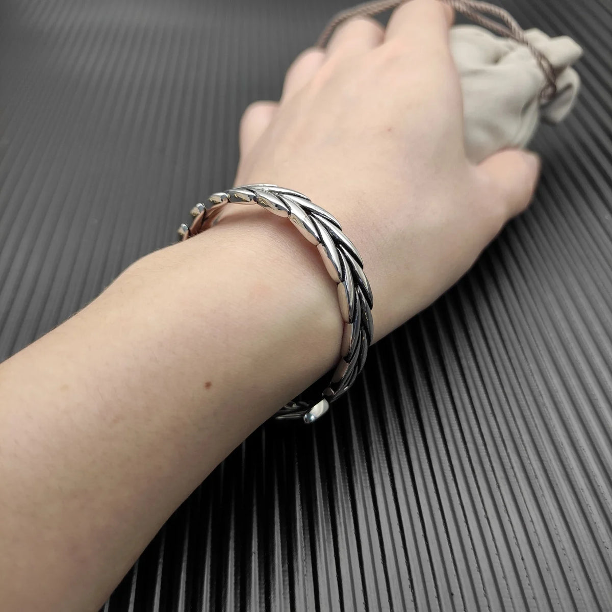 FASHIONISTA DY High-Quality 9mm Gold-Plated Wheat Ear Hand Bracelet, Unisex Silver-Plated Bracelet for Men and Women, Jewelry