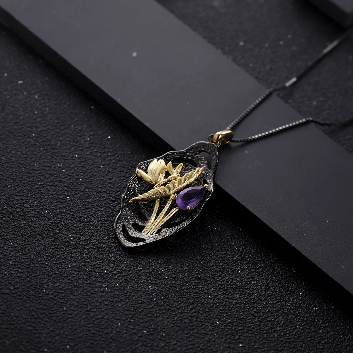 ArtistA Abiding Dreamy Summer Stylish 925 Stamped Silver Natural Amethyst Ladies Vintage Lotus Bud & Leaves Dragonfly Jewelry Set