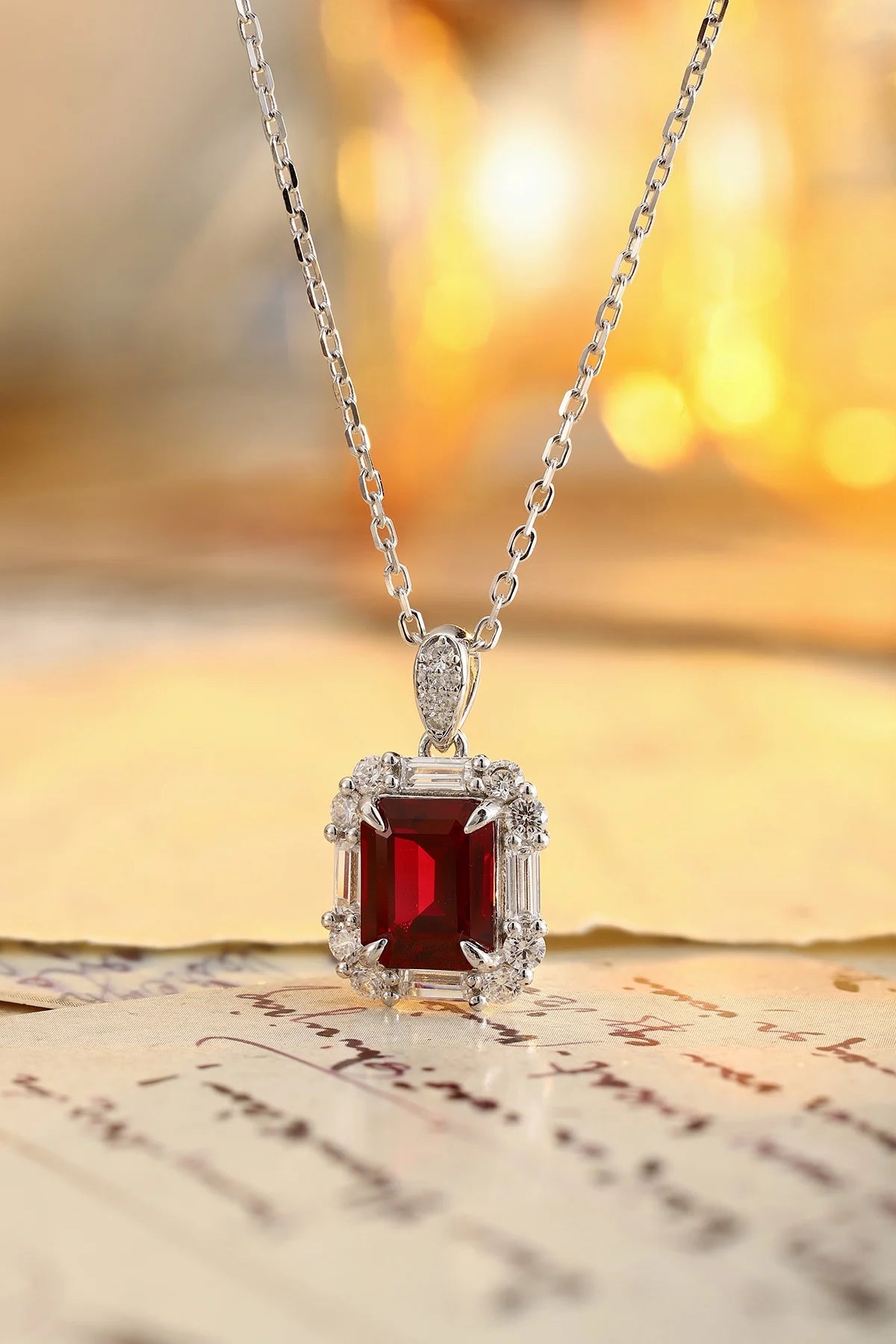 Gemfiori Anster 925 Sterling Silver High-quality Cultivated Ruby Necklace - Suitable for Parties or As a Gift