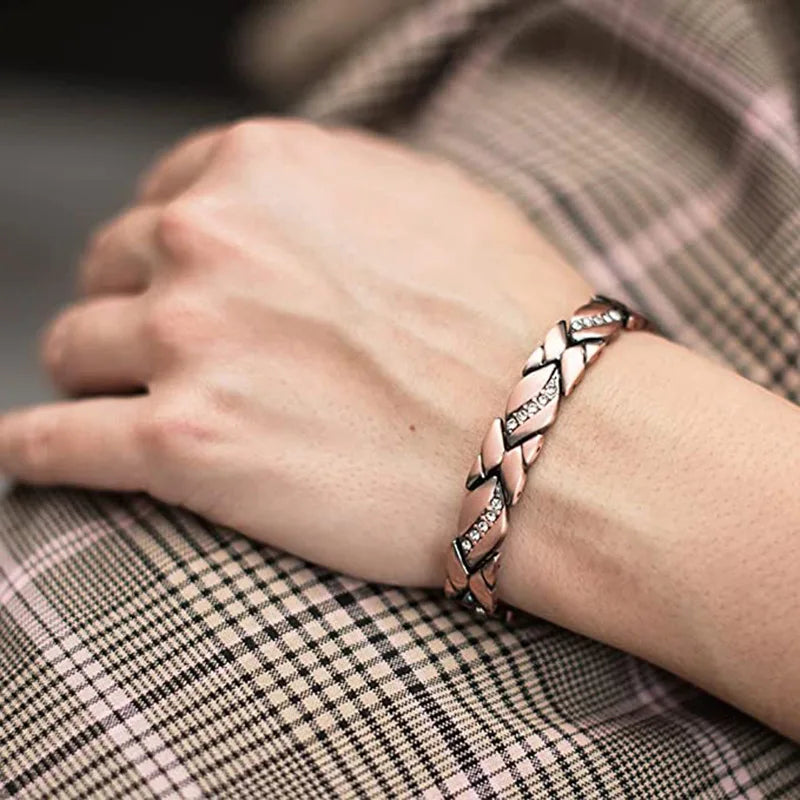 NewLife - Magnetic Leaf Zinc Alloy Bracelet