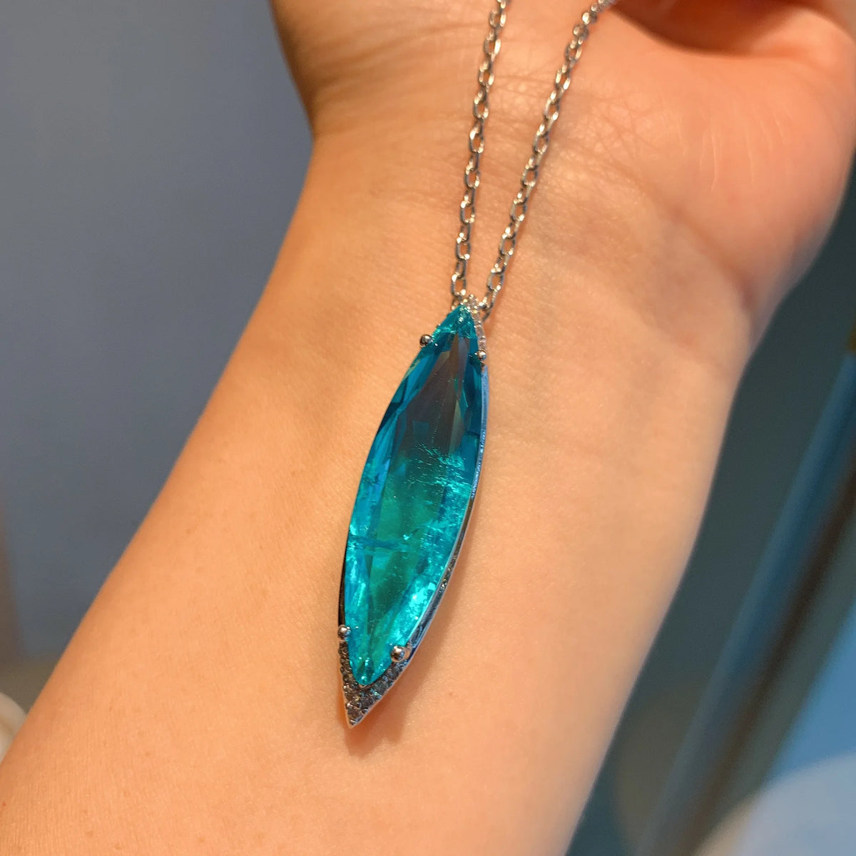 Gemfiori New Arrival Wish Hot Selling Vintage Fashion Paraiba Blue Teardrop Necklace Earrings Set for Women Factory Custom OEM
