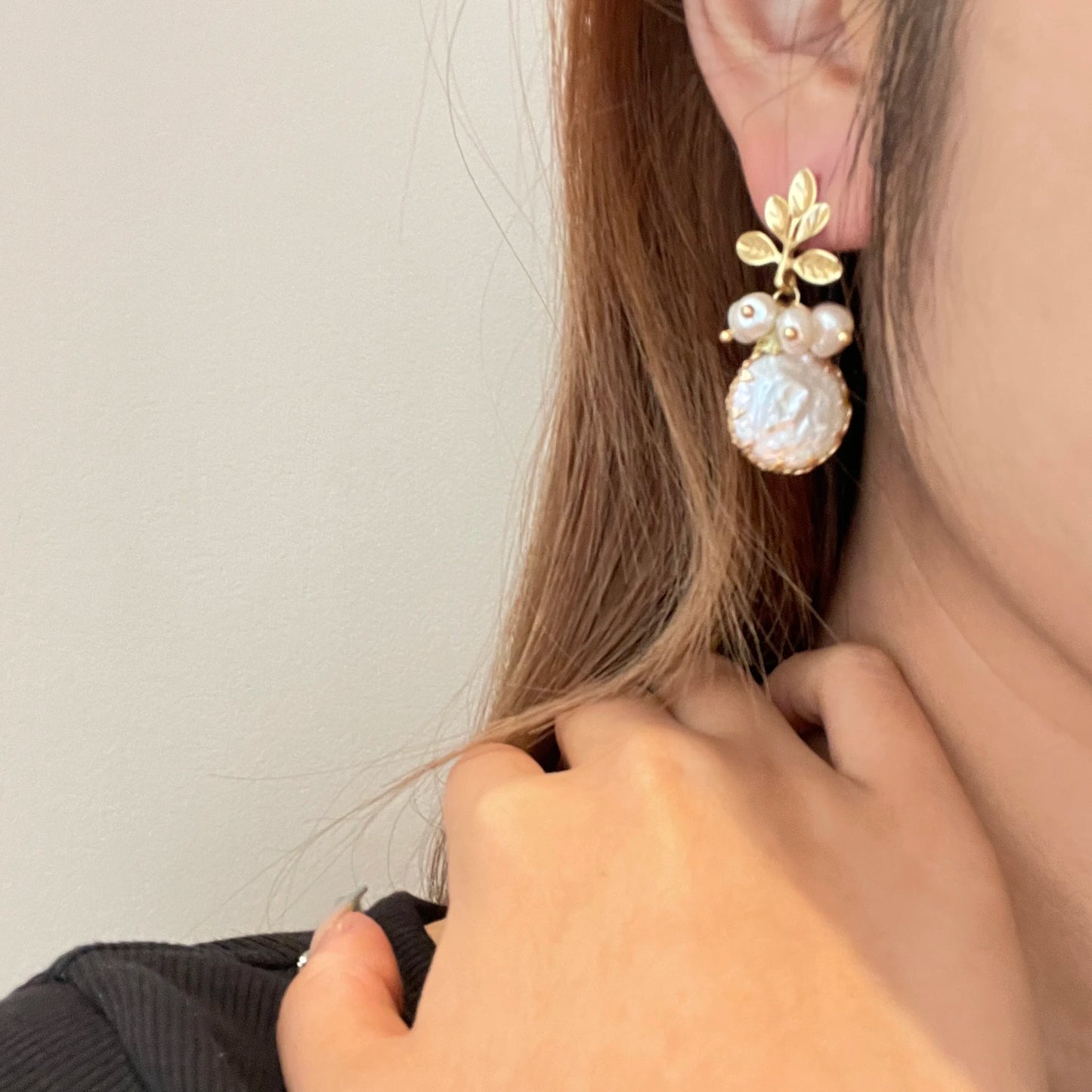 New Yiwu Jewelry Wholesale Natural Baroque Pearl for Women Flower Drop Earrings 18K Gold Plated Fashion Designer Jewelry