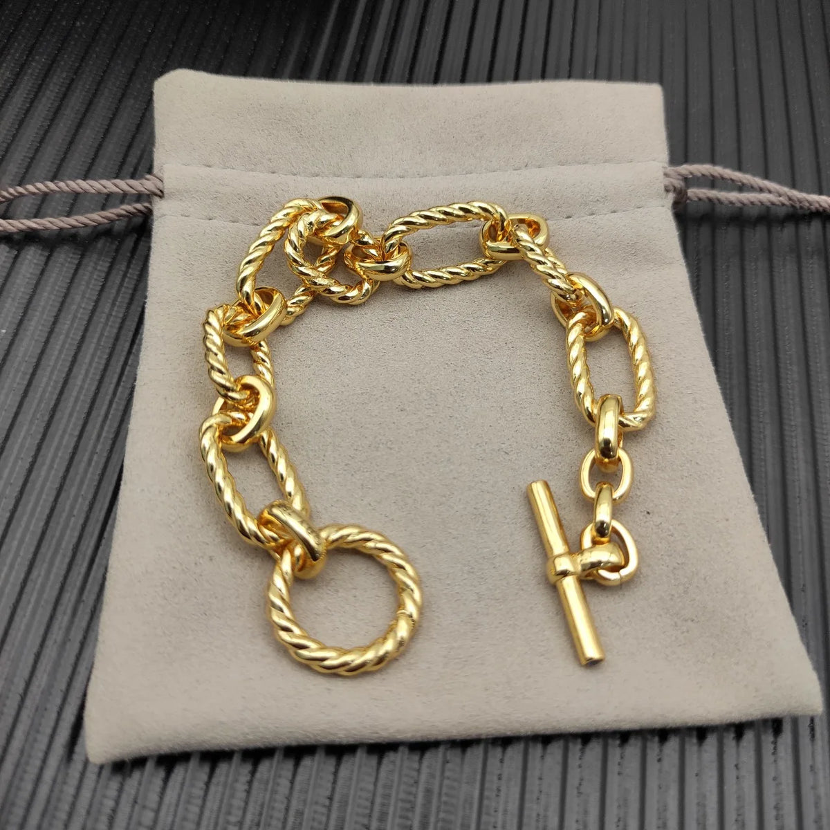 FASHIONISTA DY High-Quality Silver-Plated Fashion Bracelet, Gold-Plated Classic Bracelet, Jewelry
