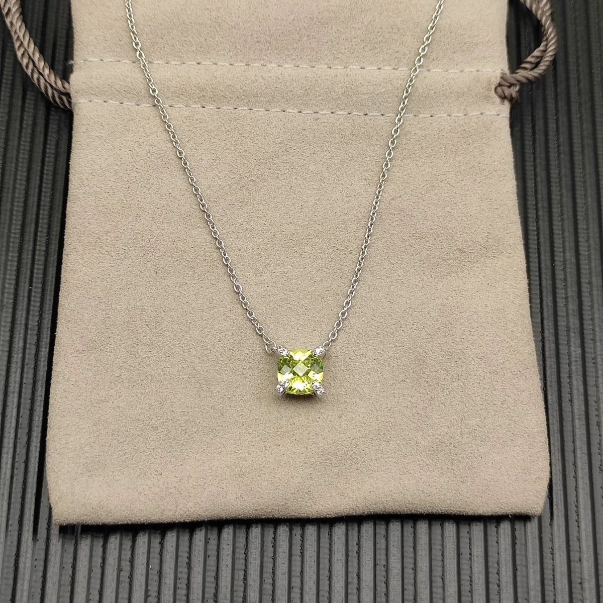 DY High-Quality Silver-Plated 8mm Four-Prong Diamond Necklace. Gold-Plated 8mm Colored Gemstone Necklace. Wholesale Jewelry.