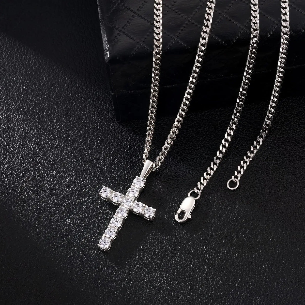 ArtistA 1.1ct Brilliant Excellent Cut Iced Out Diamond Necklace 925 Sterling Silver 2mm 20" Cuban Chain Moissanite Cross Pendant for Men