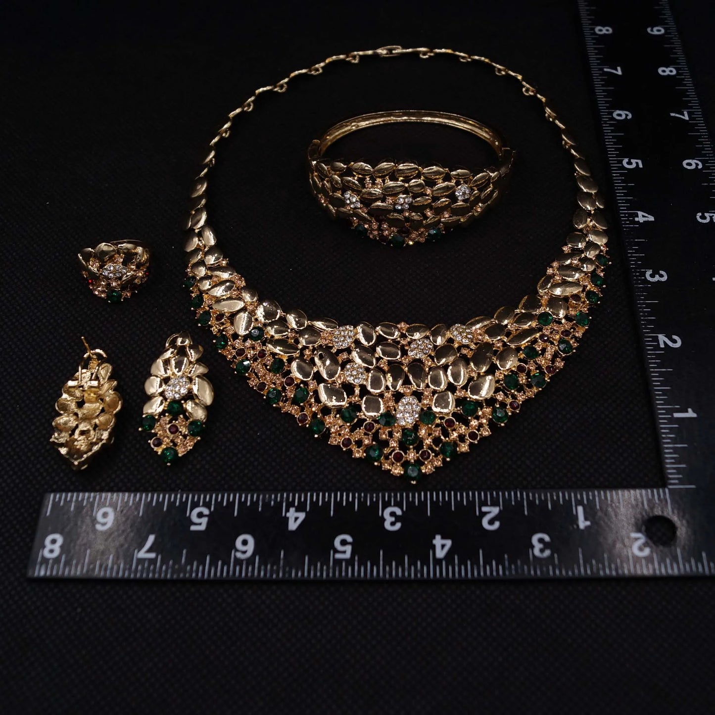 Zhuerrui African Cheap Gold Luxury Jewelry Sets Green Red Diamond Necklace Jewelry Set Factory Women's Birthday Gifts HN23001