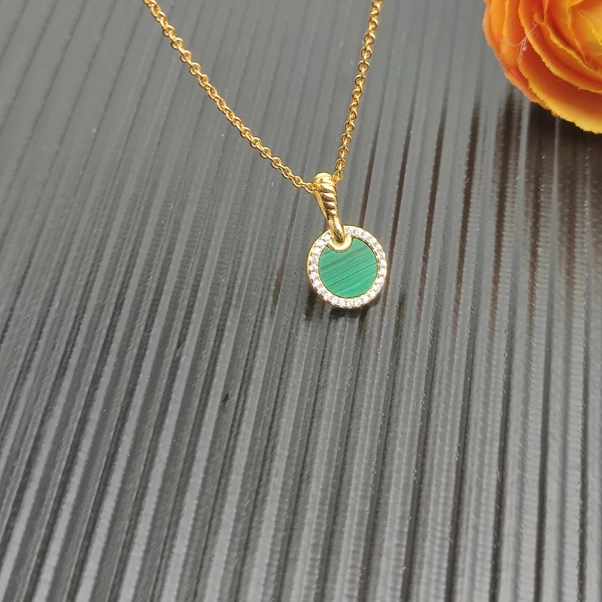 FASHIONISTA DY High-Quality Silver-Plated 17.8mm Round Diamond Necklace. Gold-Plated Colored Gemstone Necklace. Jewelry .