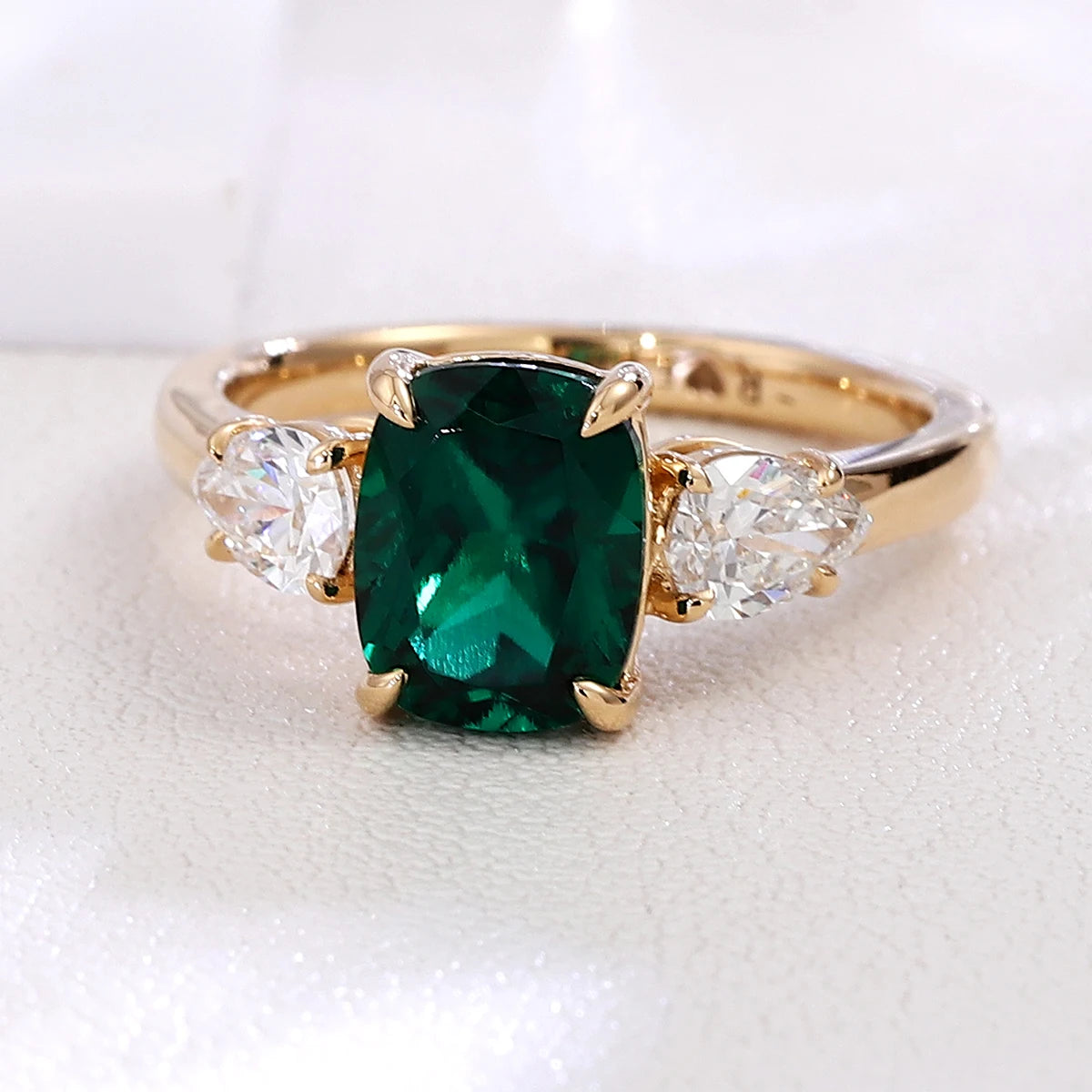Gemfiori Fashion Jewelry 3CT Lab Grown Emerald Ring 7*9mm Cushion Cut Lab Grown Emerald 18k Yellow Solid Gold Engagement Wedding Ring