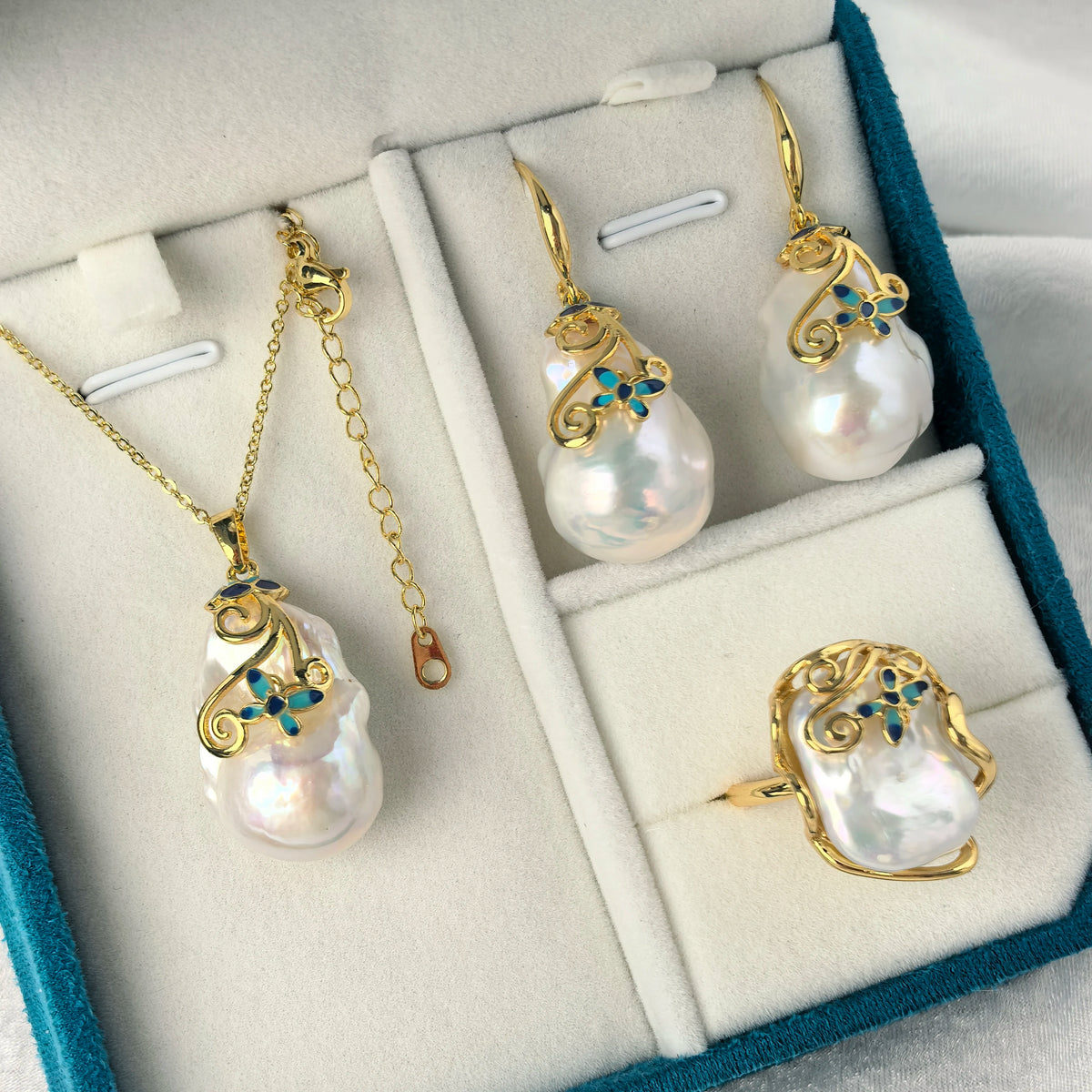 S&S Baroque Pearl Butterfly Jewellery Set – 14K Gold Filled – Necklace, Earrings & Ring – Collection