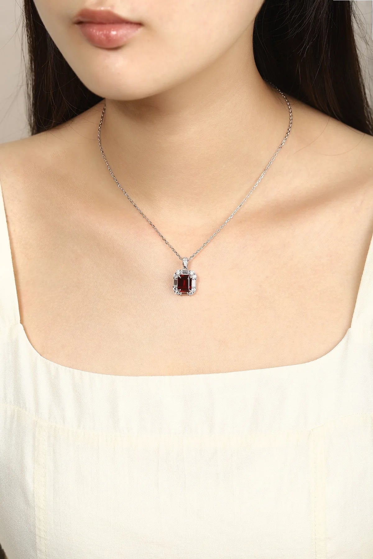 Gemfiori Anster 925 Sterling Silver High-quality Cultivated Ruby Necklace - Suitable for Parties or As a Gift