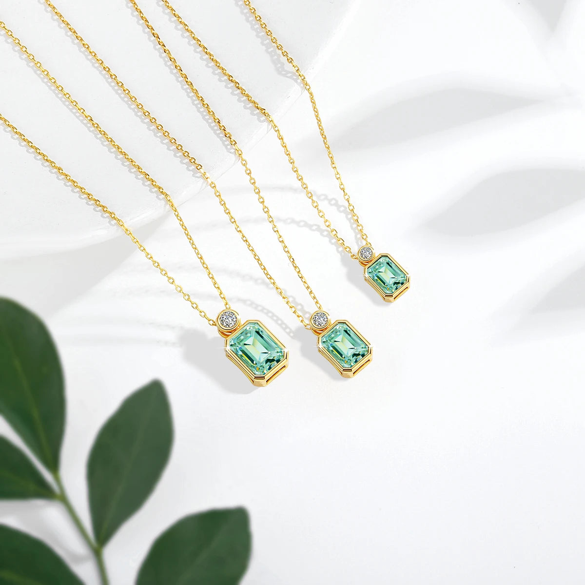 Gioiellieri Fine Jewelry Gold Woman New Year Gift 2ct 3ct 4ct Light Green Emerald Cut Moissanite 14K Gold Hollow Pendant Necklace