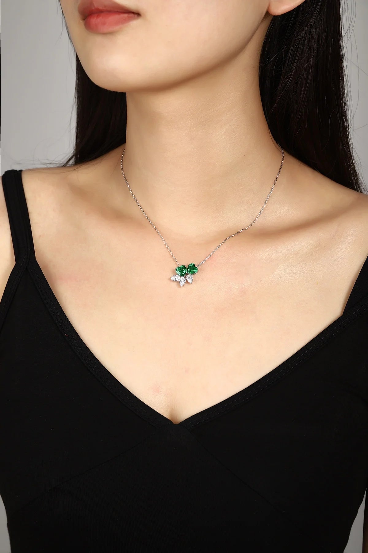 Gemfiori Anster 925 Sterling Silver High-quality Cultivation Lab Grown Emerald Necklace - Suitable for Parties or As a Gift