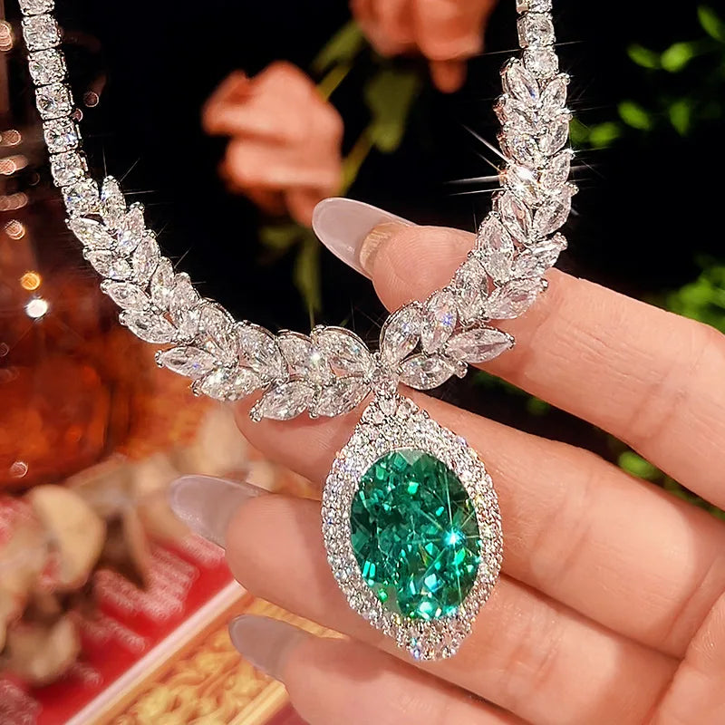 REDheart Copper Inlaid Zircon Gold-Plated Flower Shape Third Party Certified Premium Banquet Fashion Pendant Necklace