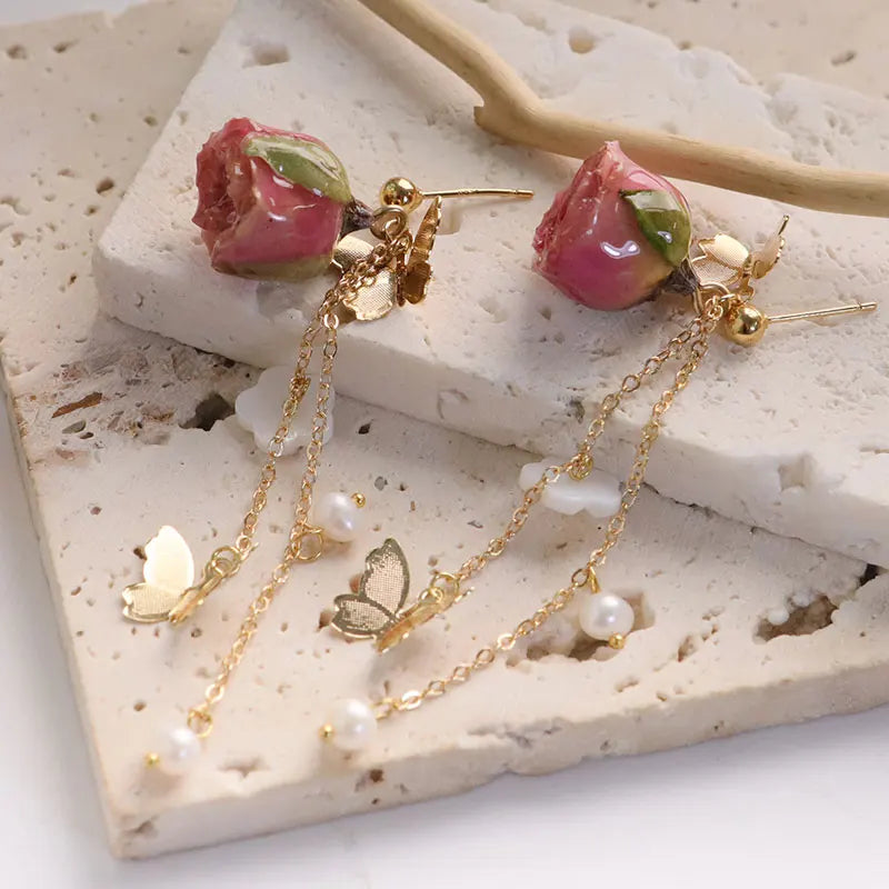 Popular European and American Niche Design Sense Rose Earrings, Natural Pearl Temperament Earrings, Women's Fashion Earrings