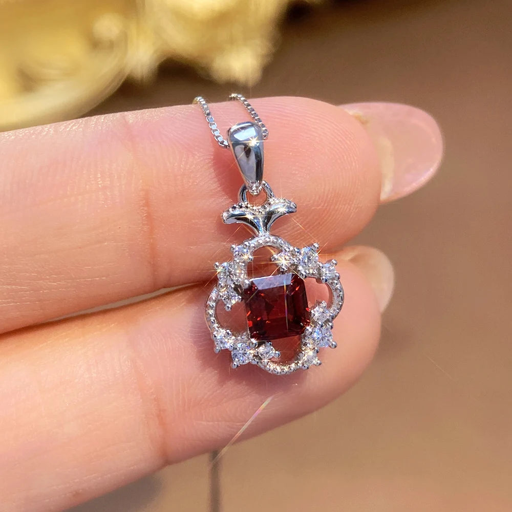 Gioiellieri Natural Garnet Pendant Necklace S925 Sterling Silver Fashion Gemstone Jewelry for Women Birthday Anniversary Gift