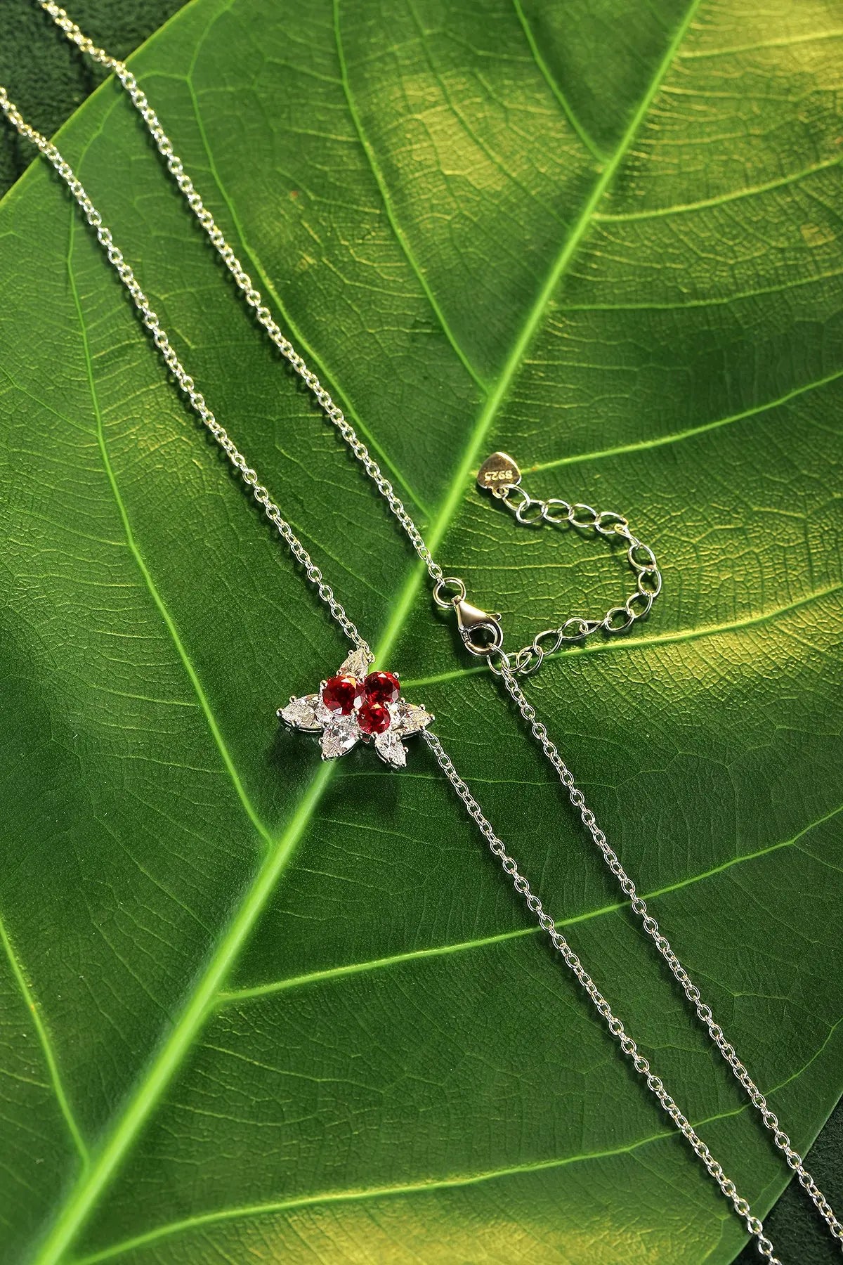 Gemfiori Anster 925 Sterling Silver High-quality Cultivated Ruby Necklace - Suitable for Parties or As a Gift