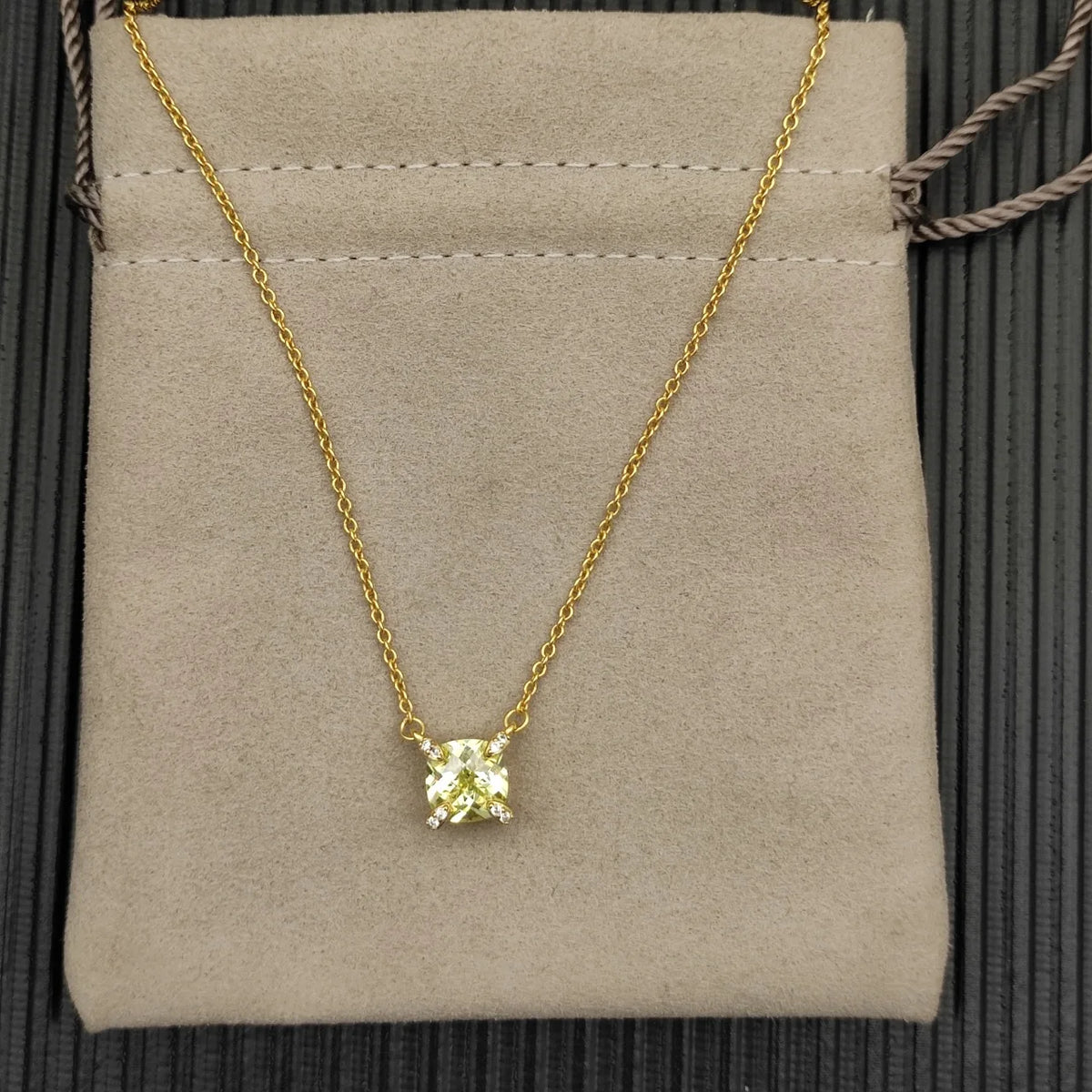 DY High-Quality Silver-Plated 8mm Four-Prong Diamond Necklace. Gold-Plated 8mm Colored Gemstone Necklace. Wholesale Jewelry.