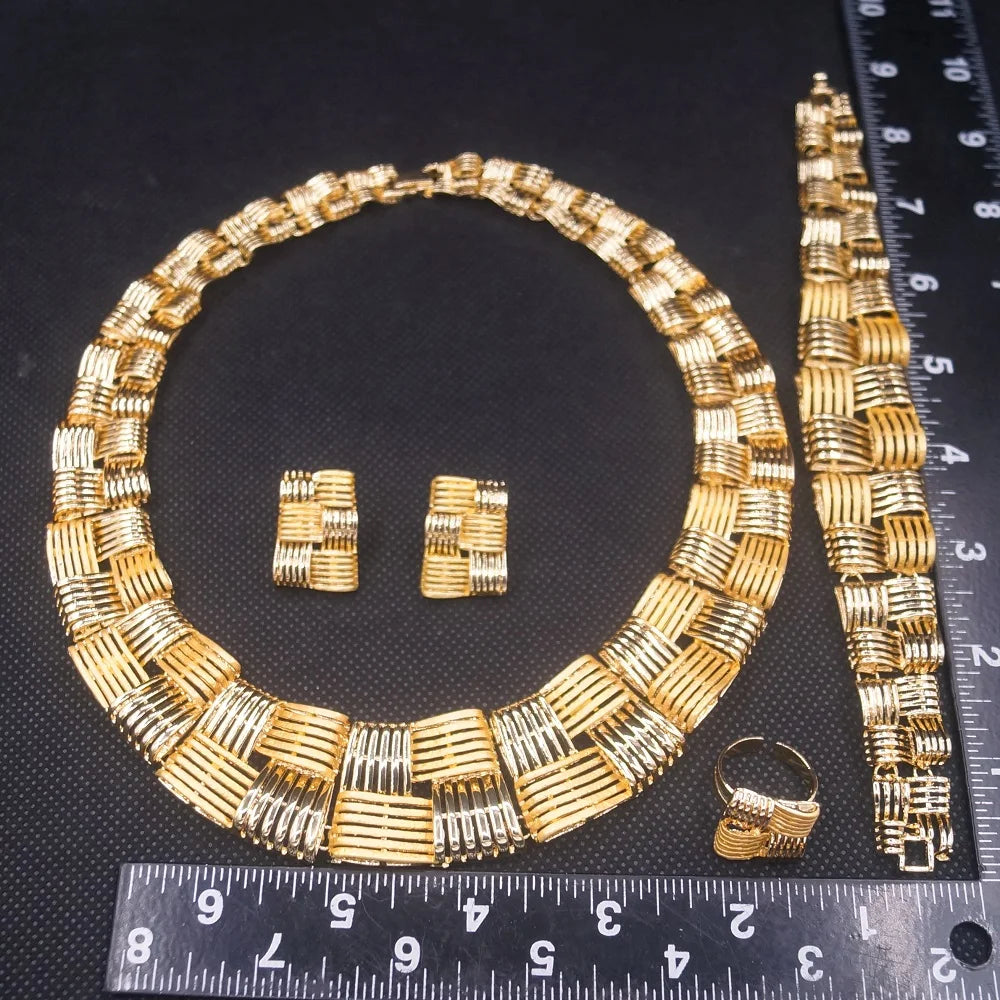 Zhuerrui Classic Designer Jewelry Four-piece Set of Africa Dubai Luxury Gold-plated Craft Ladies Exquisite Banquet JewelryHA0023