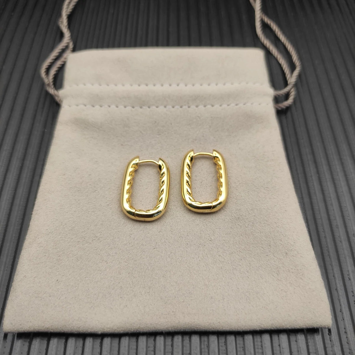 Gemfiori FASHIONISTA DY High-Quality Silver-Plated Earrings, 24.3*15.9mm, Diamond-Setting Earrings. Gold-Plated Earrings. Jewelry.