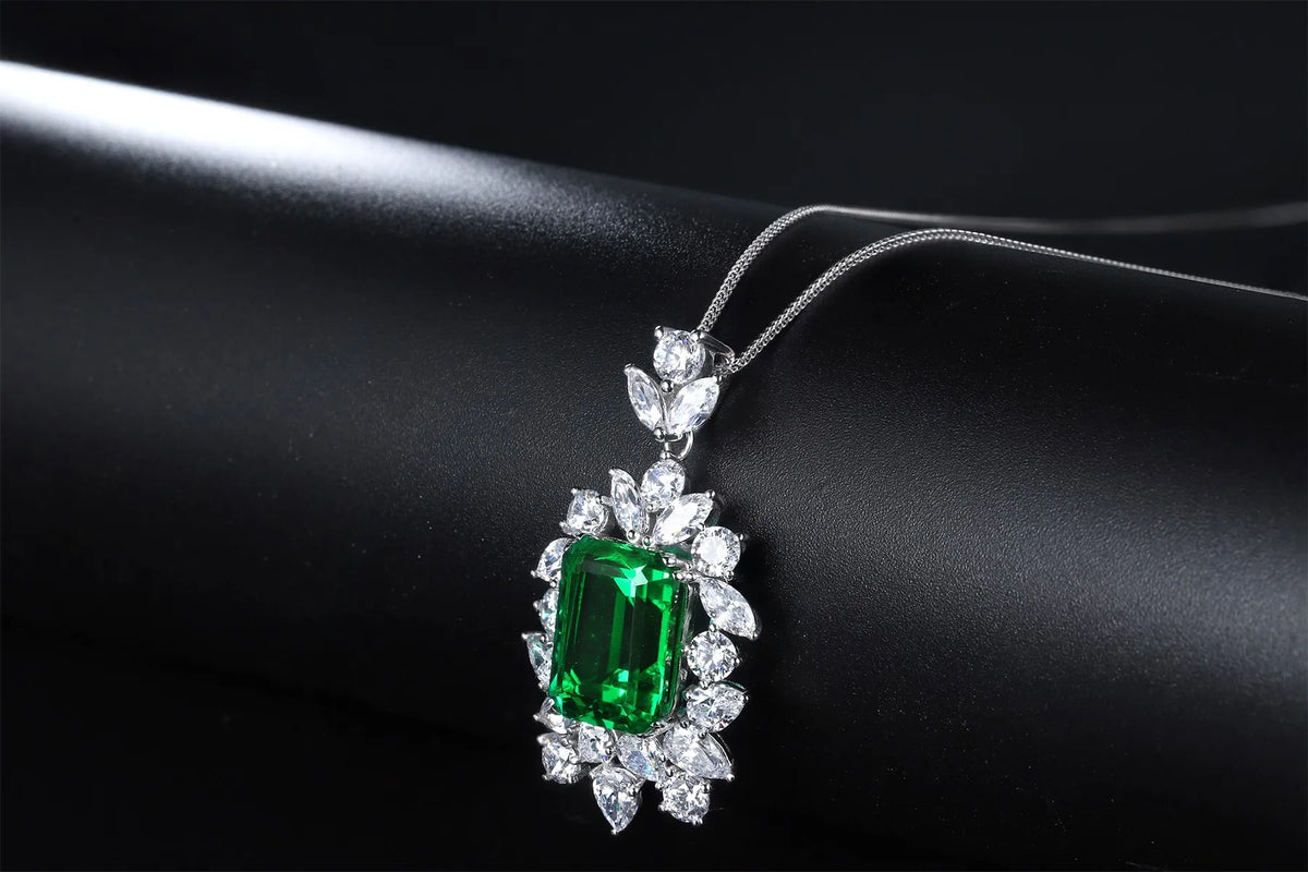 Gemfiori Anster 925 Sterling Silver High-quality Cultivated Emerald Necklace - Suitable for Parties or As a Gift