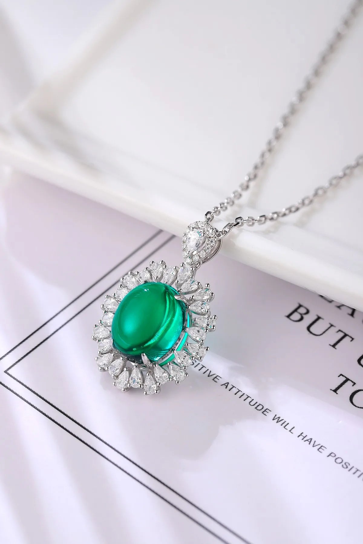Gemfiori Anster 925 Sterling Silver High-quality Cultivated Emerald Necklace - Suitable for Parties or As a Gift